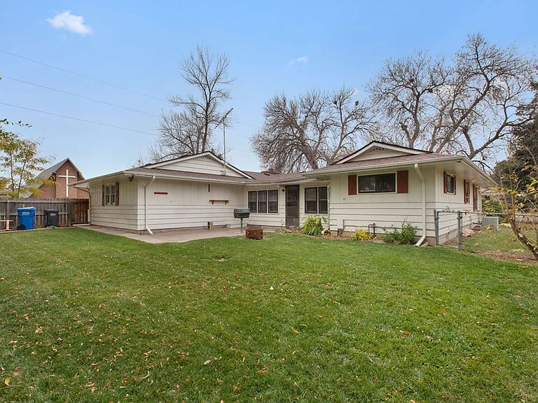 2524 Mathews St — Photo 23