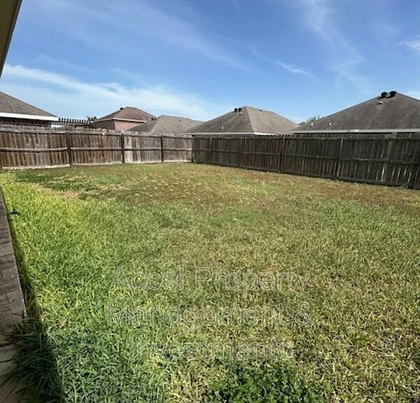 1906 Butkus Dr — Photo 16