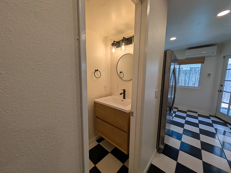 4510 Campus Ave #5 — Photo 9