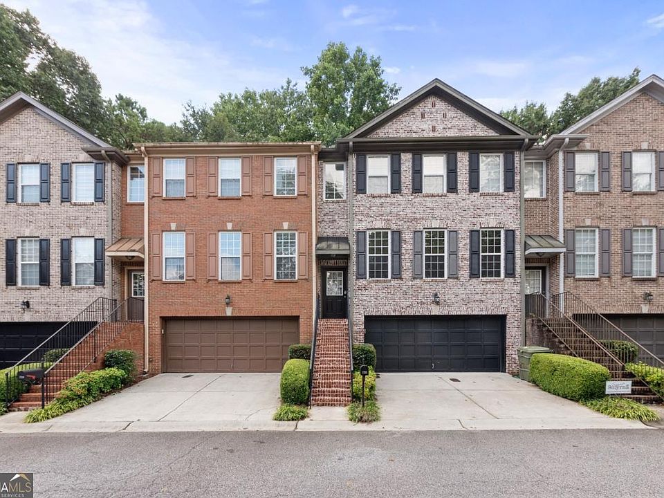1st image of 708 Surrey Park Pl SE