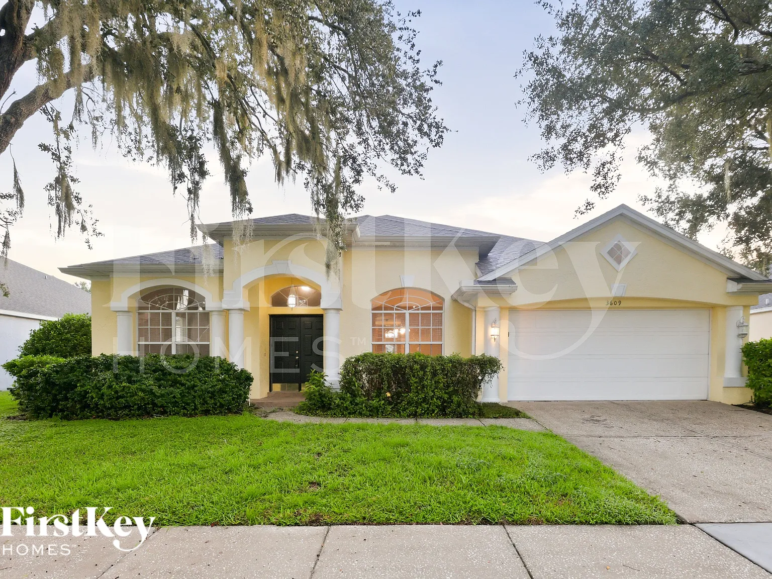 4 bed, 2.0 bath, 2203 sqft, $2,190 — Photo 1
