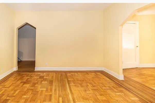 Rented by RealTegrity NY LLC | media 54