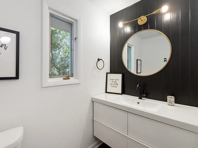 719 Mercer Cir — Photo 12