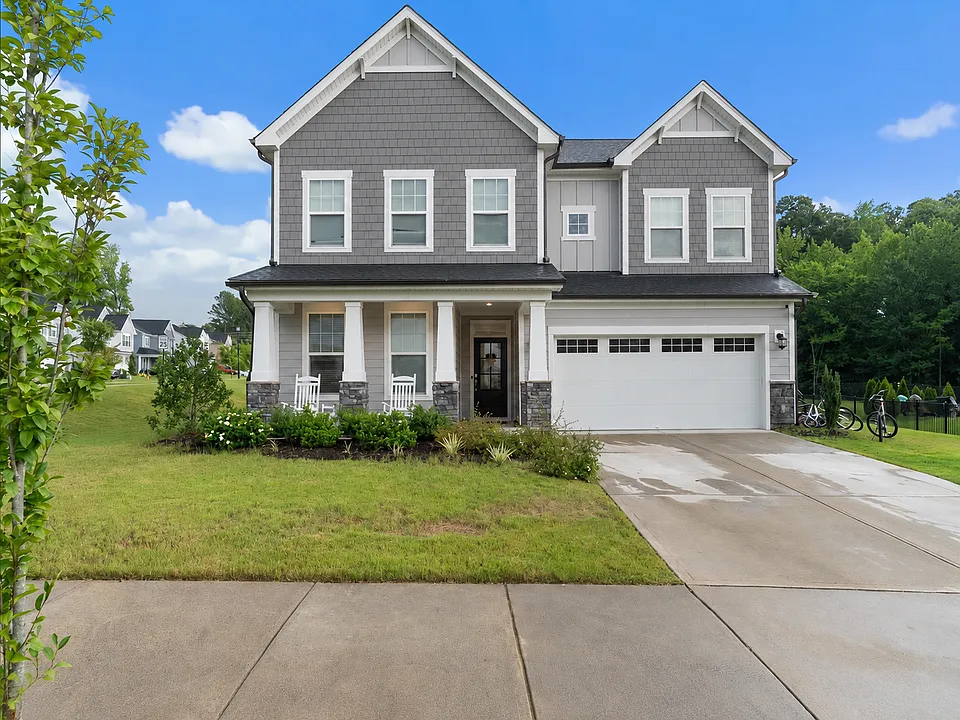 736 Precipice Way