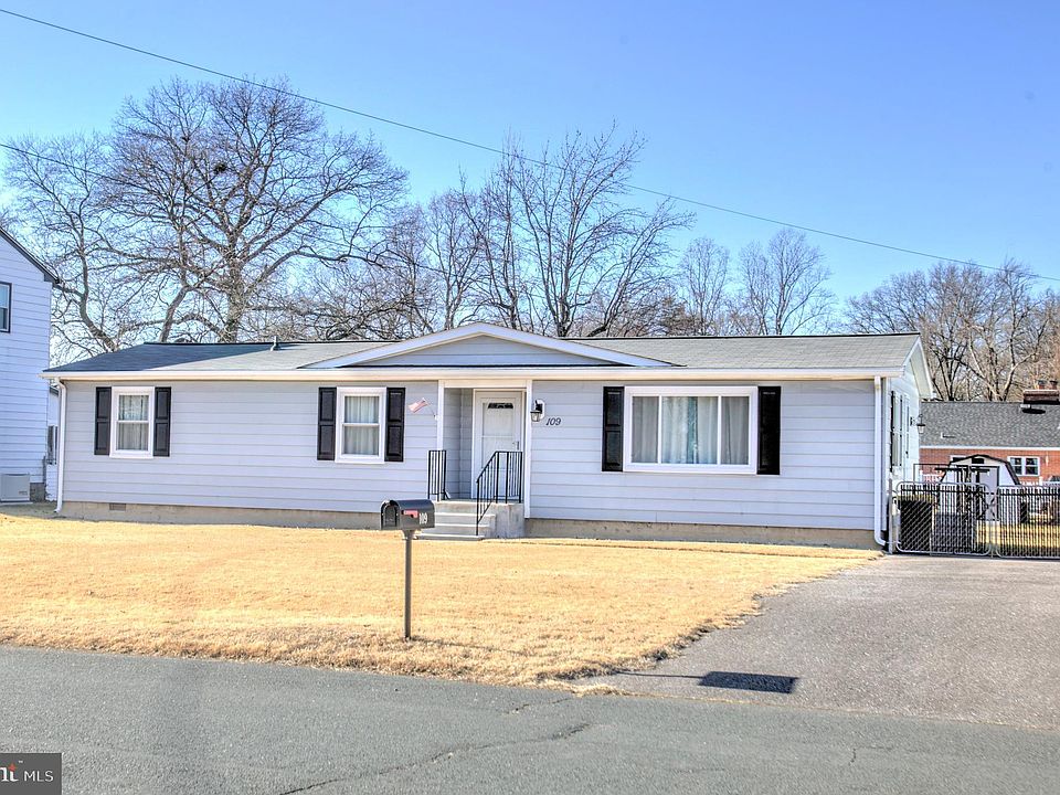 1st image of 109 Sandsbury Ave
