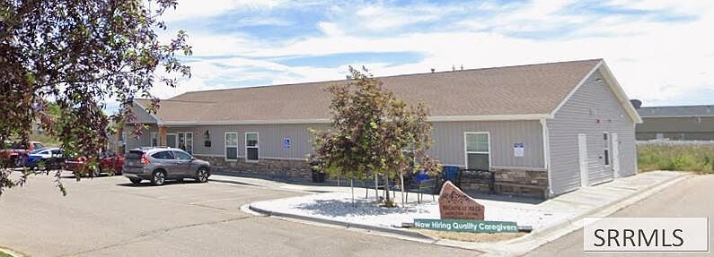 2nd image of 215 Constellation Rd