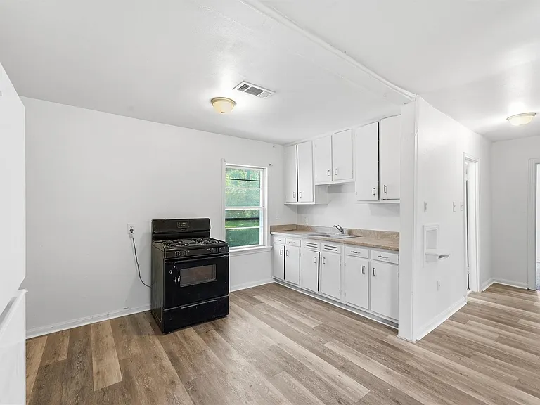 3711 Cosby St — Photo 13