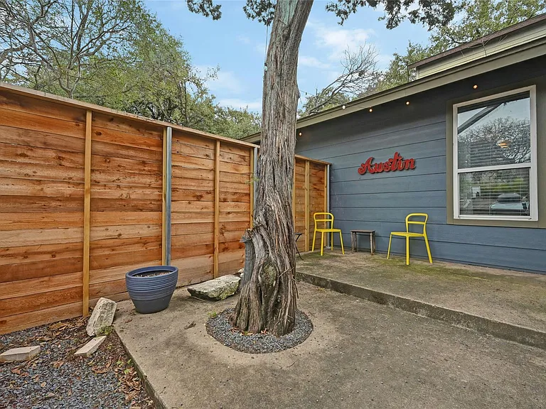 1103 Kenwood Ave #B — Photo 13