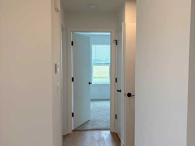 101 Ontario Ave #B — Photo 2