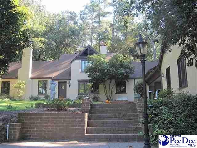 1st image of 401 Woodland Dr
