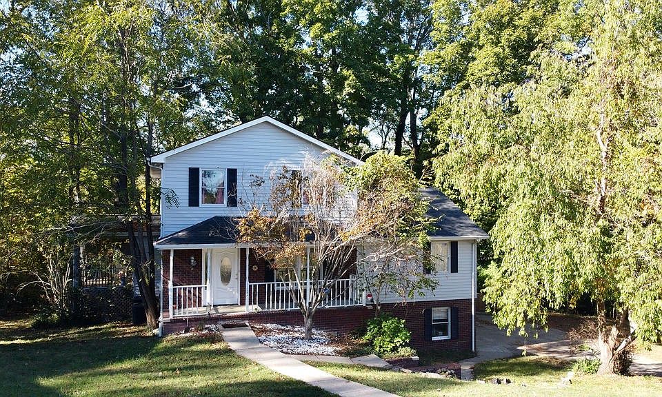 1st image of 1132 Poplar Hollow Rd
