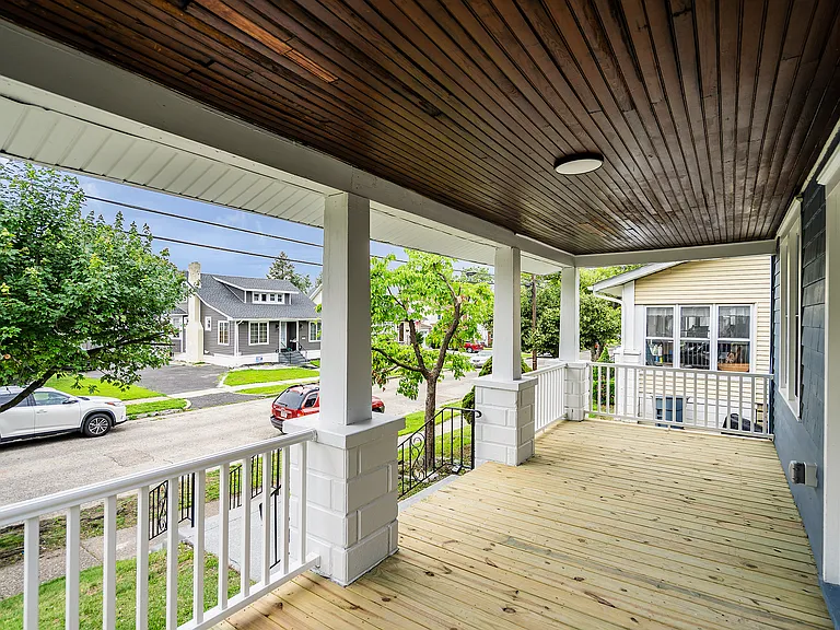 1638 Lexington Ave — Photo 3