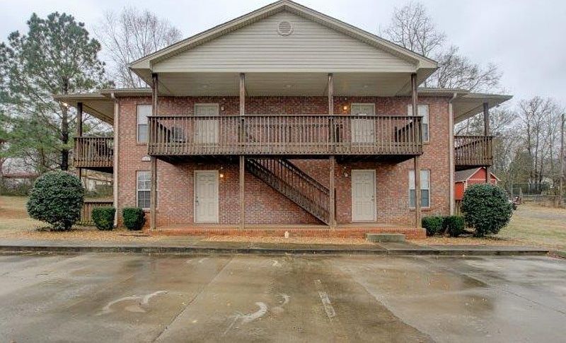 1st image of 1640C Golf Club Ln