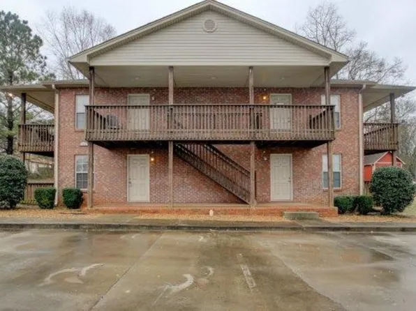 1640C Golf Club Ln, Clarksville, TN 37043