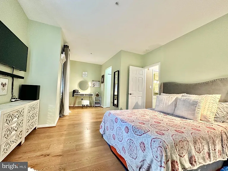 301 S Reynolds St #206 — Photo 10