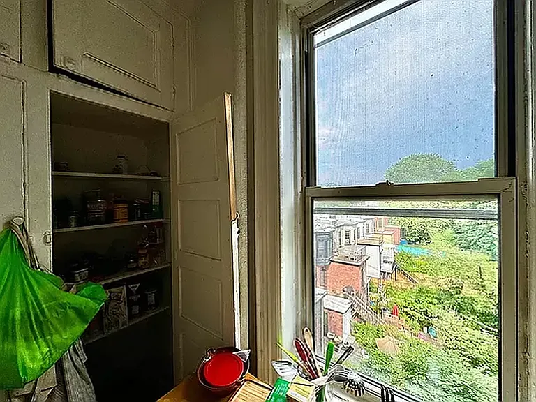 666 Park Pl #2R — Photo 36