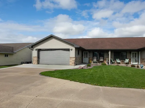 410 E Madison St, Dodgeville, WI 53533
