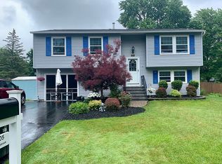 305 Ripplebrook Ln, Minoa, NY 13116