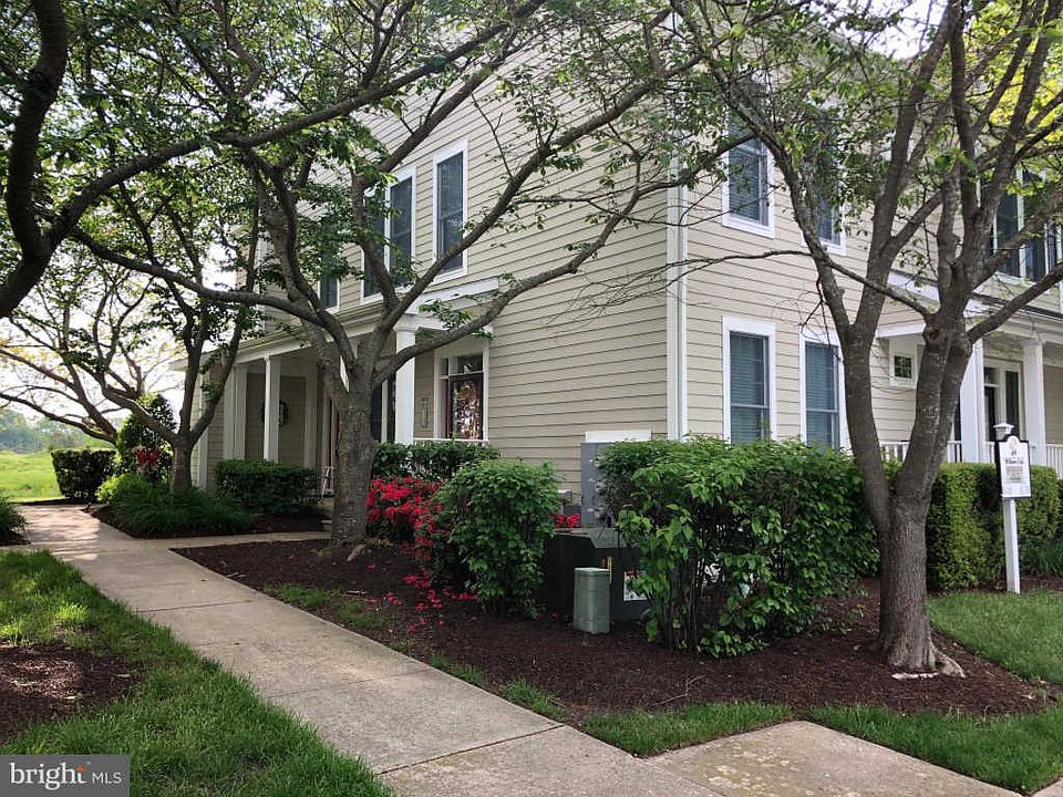 1st image of 49A Willow Oak Ave