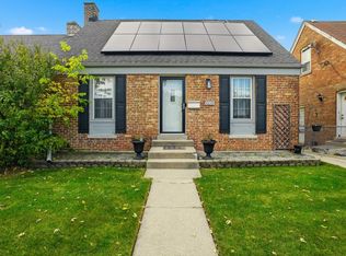 4240 Custer Ave, Brookfield, IL 60513