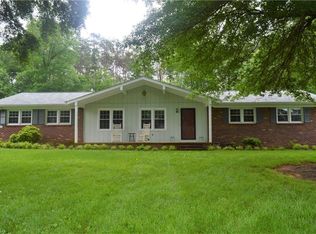 2078 Cynthia Dr, Mount Airy, NC 27030