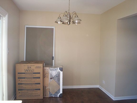 5th image of 1881 Governors Ln