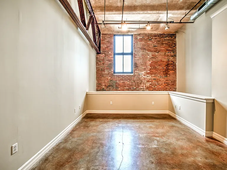 City View Lofts — Photo 24