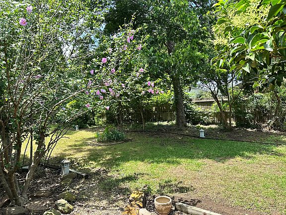 5th image of 2108 Lejuan Ct