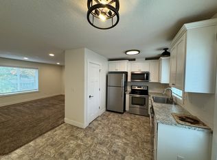 1221 W 25th St #1, Vancouver, WA 98660