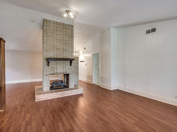 5th image of 3406 Halifax Dr