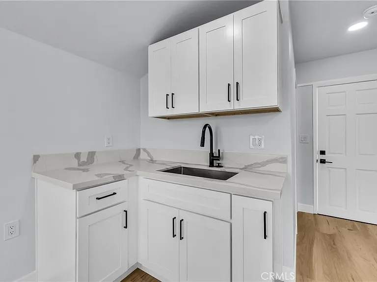 114 N Cornell Ave — Photo 8