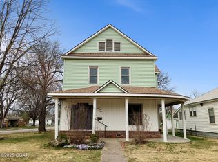 323 W Maple St, Columbus, KS 66725