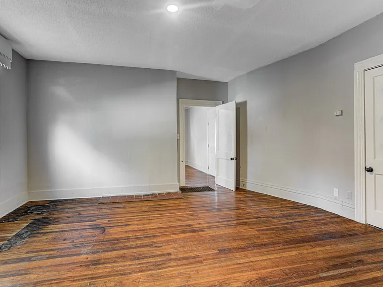 1639 Southern Ave #101 — Photo 17