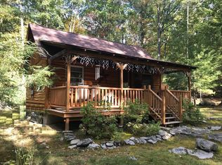 26 S Wynd Dr, Lakeville, PA 18438