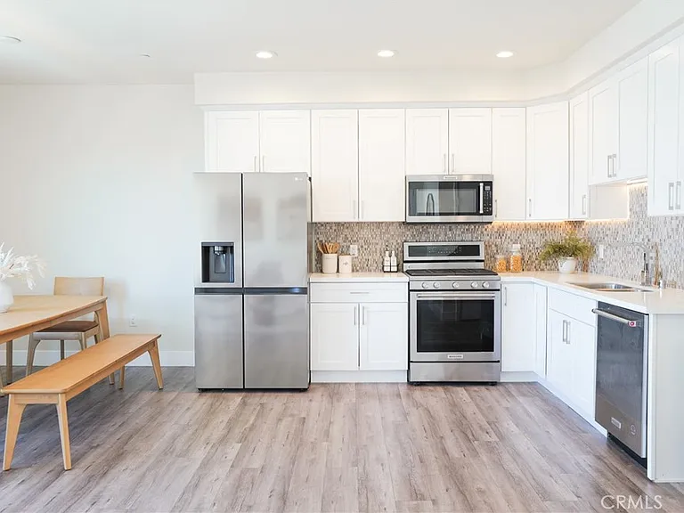 1101 S Harvard Blvd #506 — Photo 4