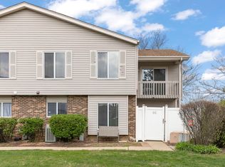 9 E Fernwood Dr, Bolingbrook, IL 60440