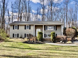 17 Ackerman Rd, Warwick, NY 10990