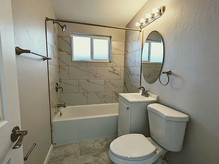 1822 Alvarado Dr NE — Photo 3