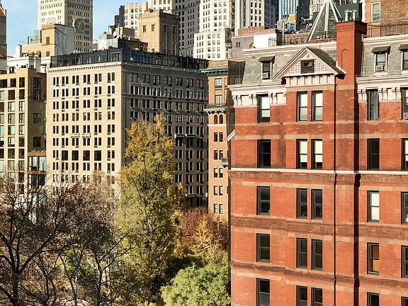 3rd image of 32 Gramercy Park S APT 11C