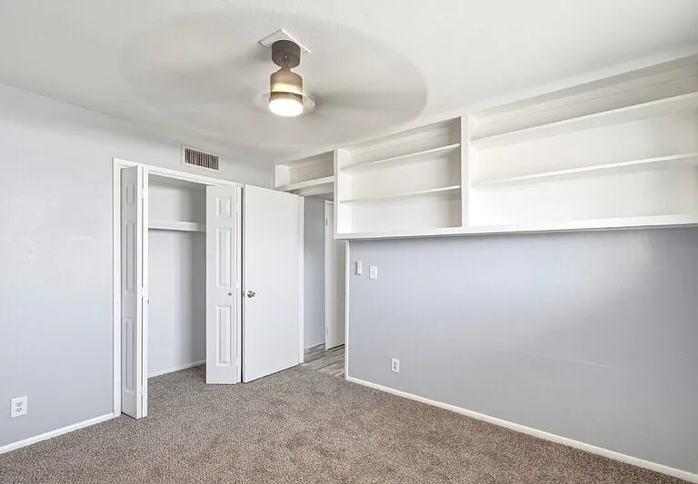 1129 N Wedgewood Cir #B — Photo 14