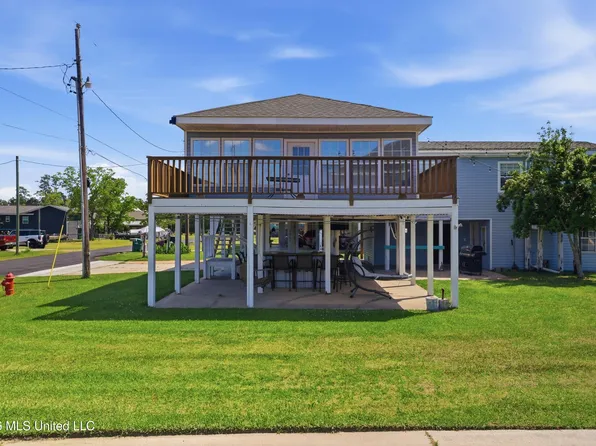 5057 Elbrus St, Bay Saint Louis, MS 39520