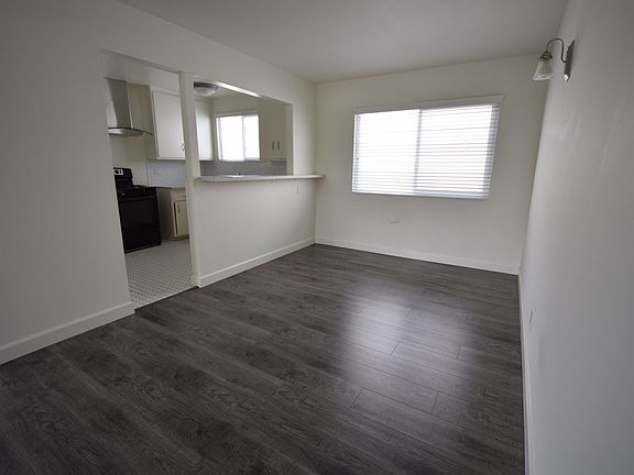 3rd image of 5230 Kester Ave #17655186