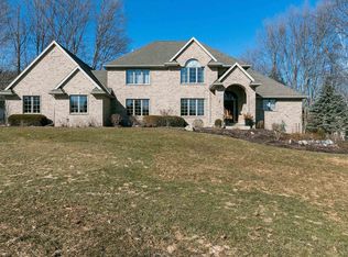 926 Deerwood Ct, Hobart, WI 54155