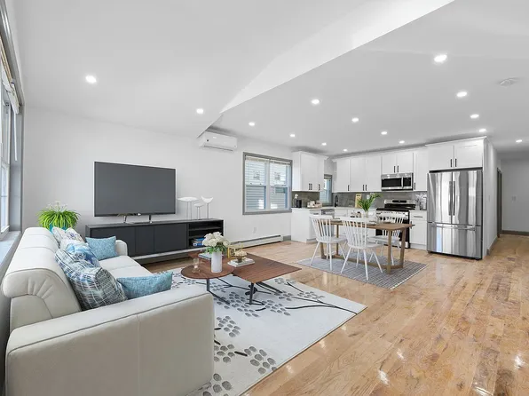 118-30 197th St #2, Saint Albans, NY 11412