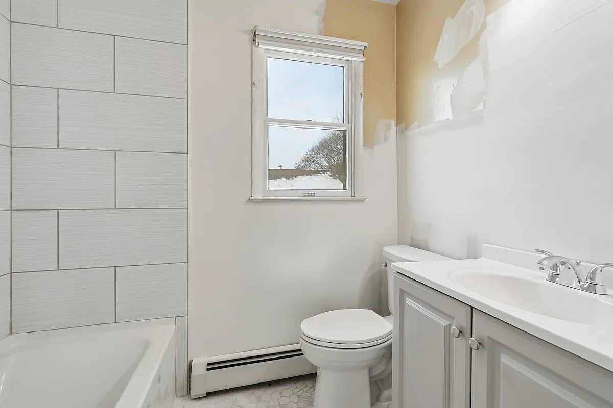 Building Photo - 55 Leroy Ave #1