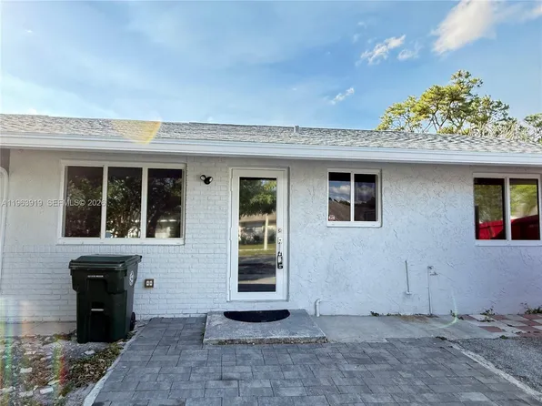 4797 Gladiator Cir, Greenacres, FL 33463