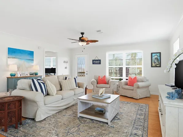 16630 Jamaica Inn Rd, Jamaica Beach, TX 77554