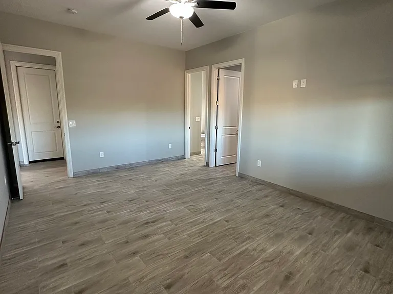 1846 Burns Ct — Photo 5