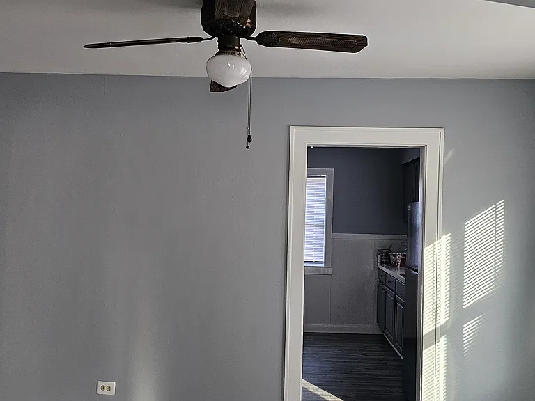1327 Lincoln St — Photo 11