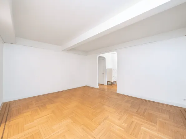 360 Cabrini Boulevard image 2 of 14